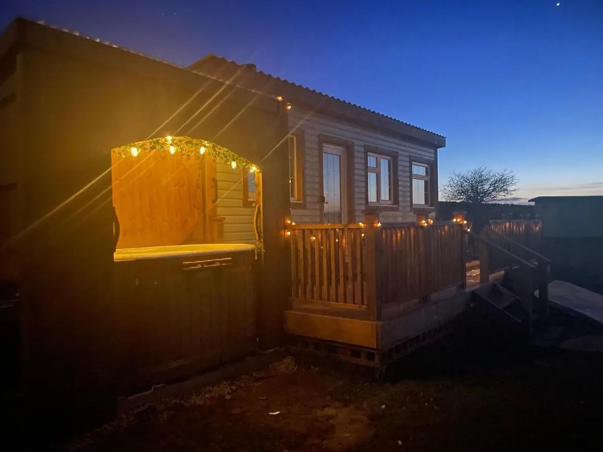 Keepers Shepherd Hut With Hot Tub Whitby