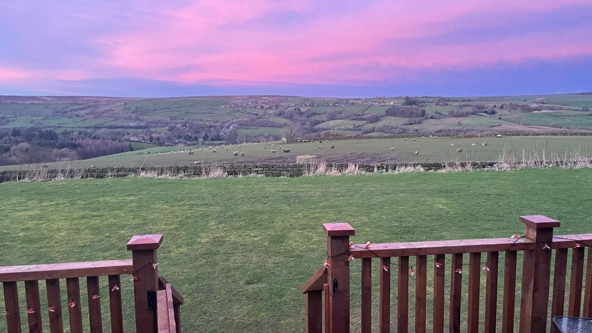 Keepers Shepherd Hut With Hot Tub Whitby